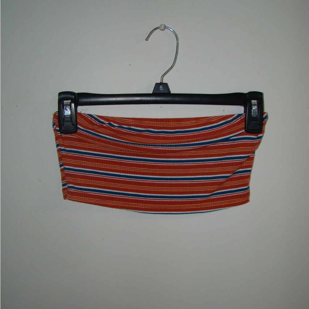 sleeveless cropped top